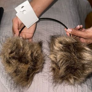 Brown ear mugs for the cold